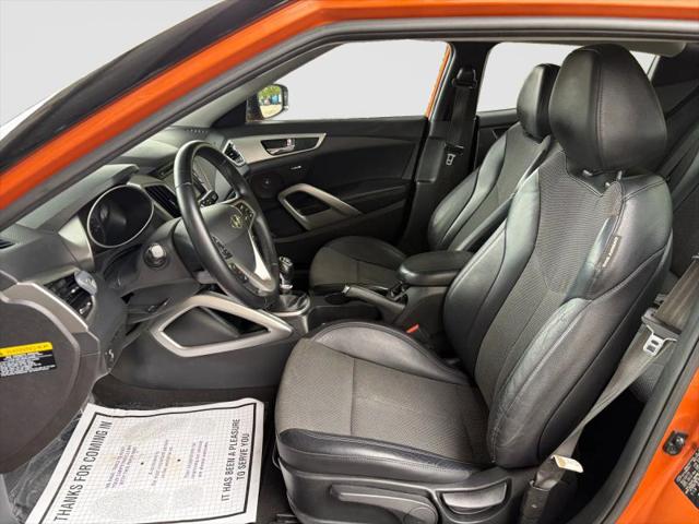 2014 Hyundai Veloster Base w/Black