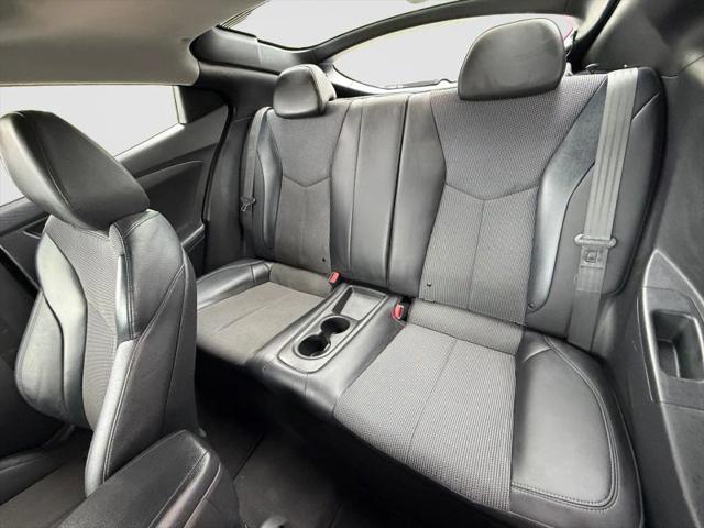 2014 Hyundai Veloster Base w/Black