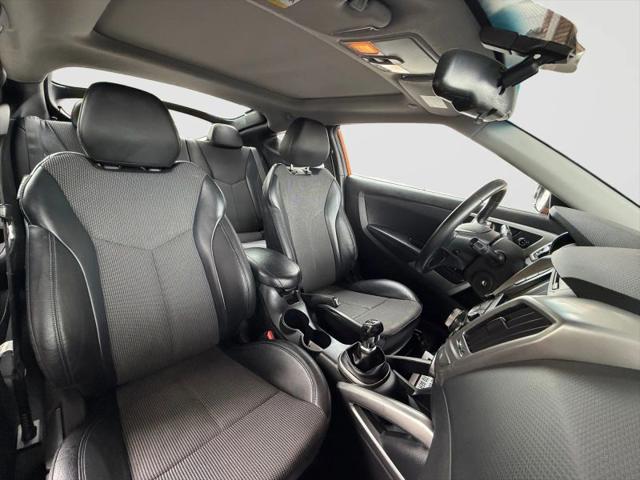 2014 Hyundai Veloster Base w/Black