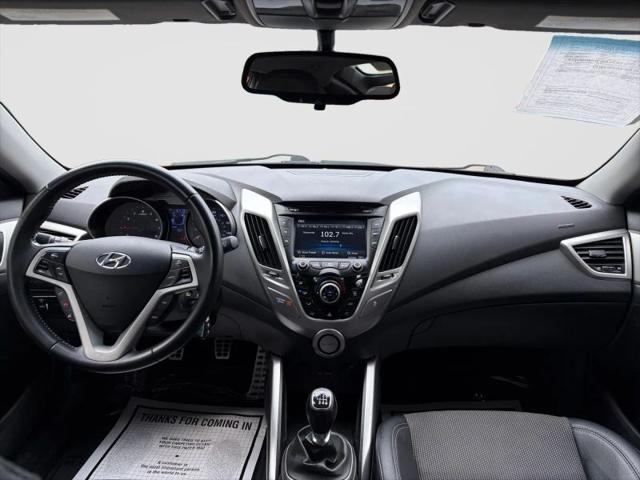 2014 Hyundai Veloster Base w/Black