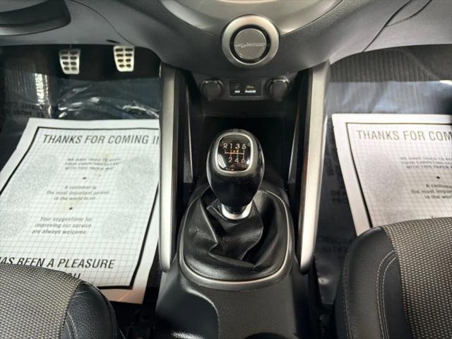 2014 Hyundai Veloster Base w/Black