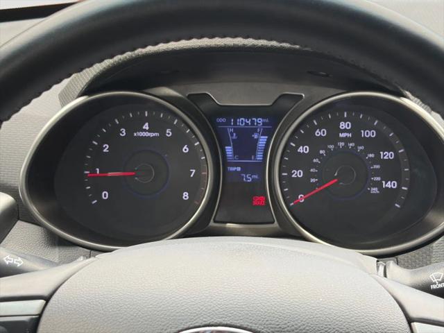 2014 Hyundai Veloster Base w/Black