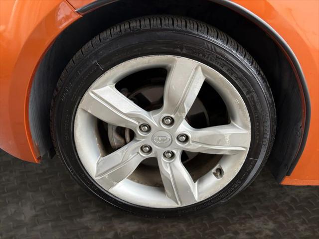 2014 Hyundai Veloster Base w/Black