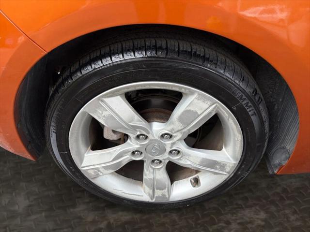 2014 Hyundai Veloster Base w/Black