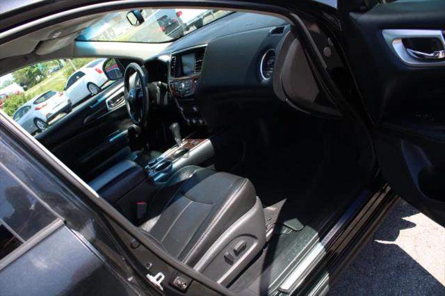 2016 Nissan Pathfinder SL