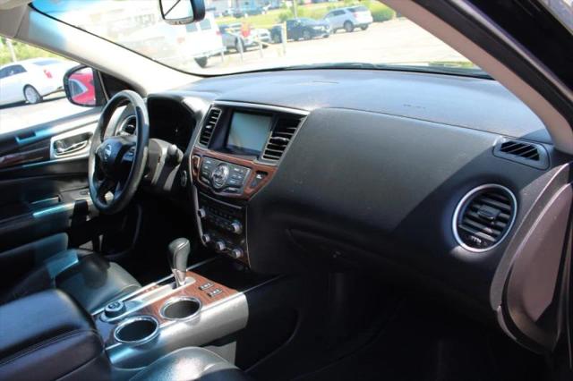 2016 Nissan Pathfinder SL