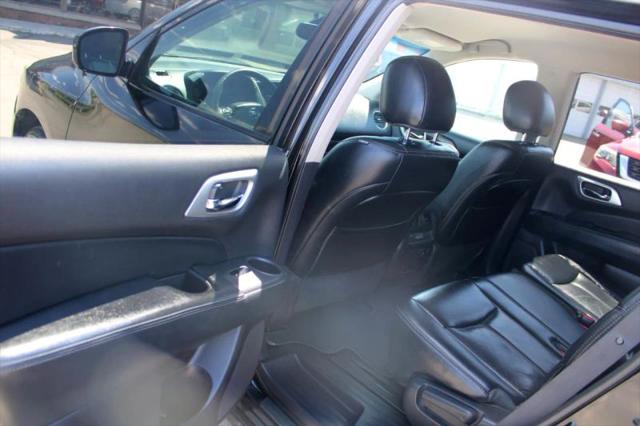 2016 Nissan Pathfinder SL