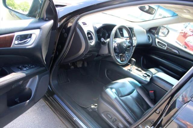 2016 Nissan Pathfinder SL