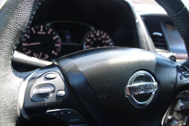 2016 Nissan Pathfinder SL