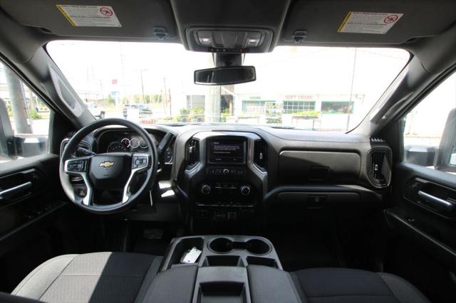 2022 Chevrolet Silverado 2500HD 4WD Crew Cab Standard Bed Custom
