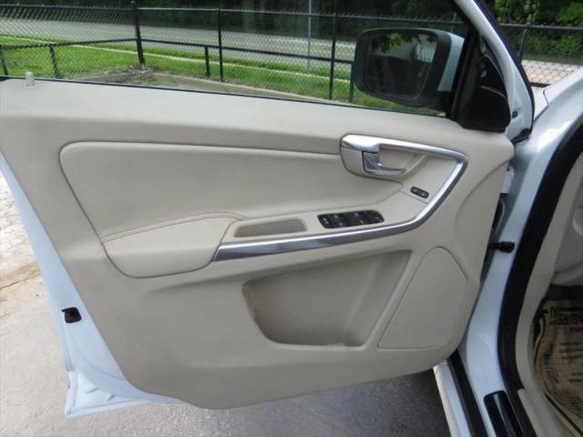 2016 Volvo XC60 T5 Drive-E Premier