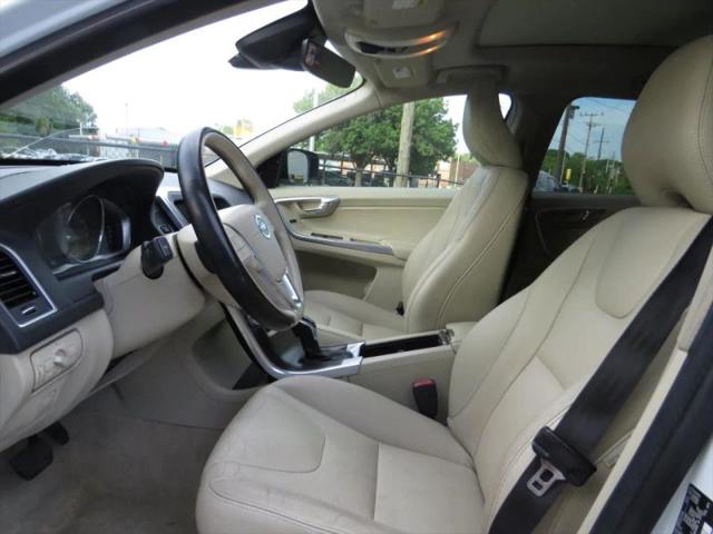 2016 Volvo XC60 T5 Drive-E Premier