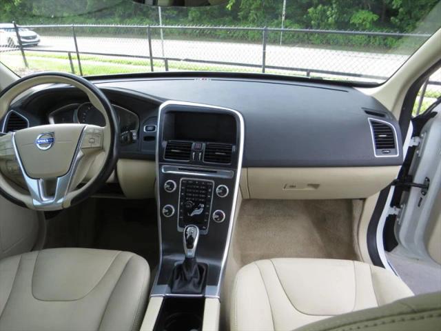 2016 Volvo XC60 T5 Drive-E Premier