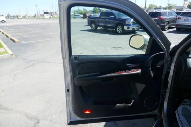 2008 Cadillac Escalade Standard