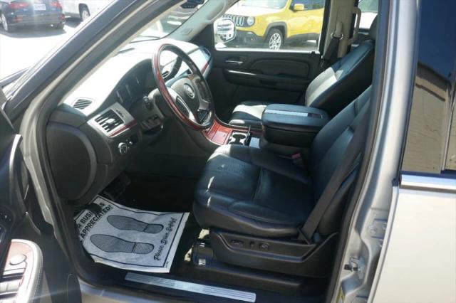 2008 Cadillac Escalade Standard