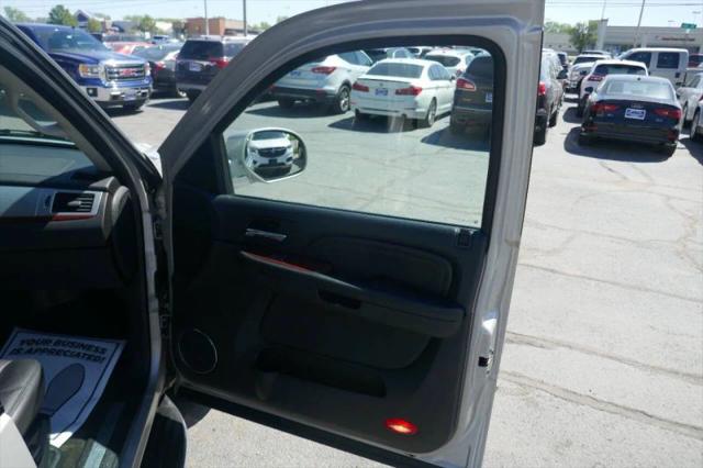 2008 Cadillac Escalade Standard