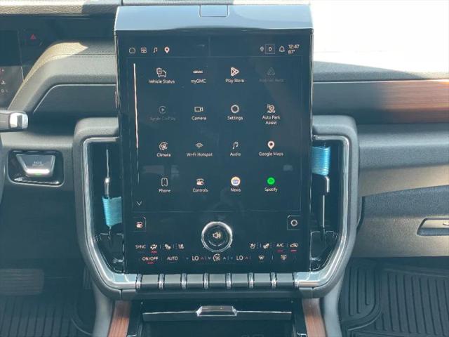 2025 GMC Yukon 4WD Denali