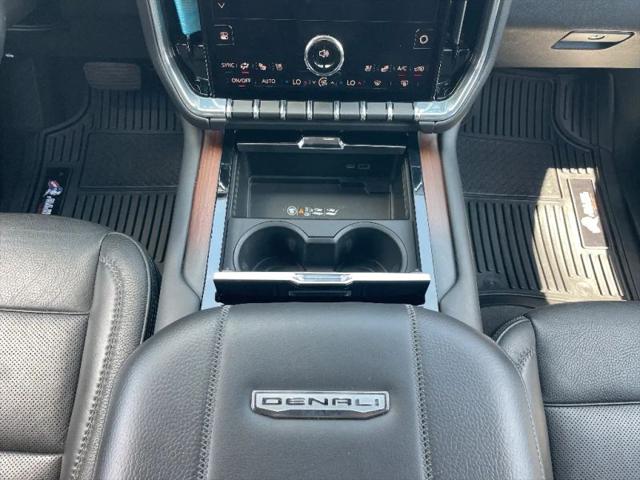 2025 GMC Yukon 4WD Denali