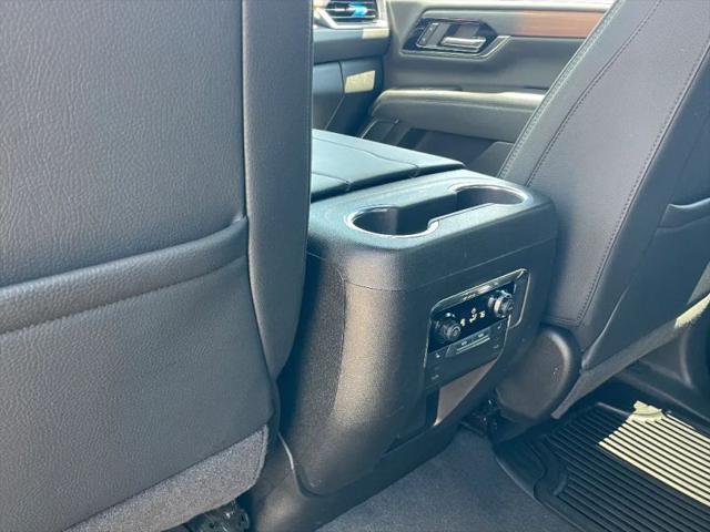 2025 GMC Yukon 4WD Denali