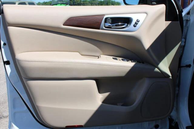 2017 Nissan Pathfinder Platinum