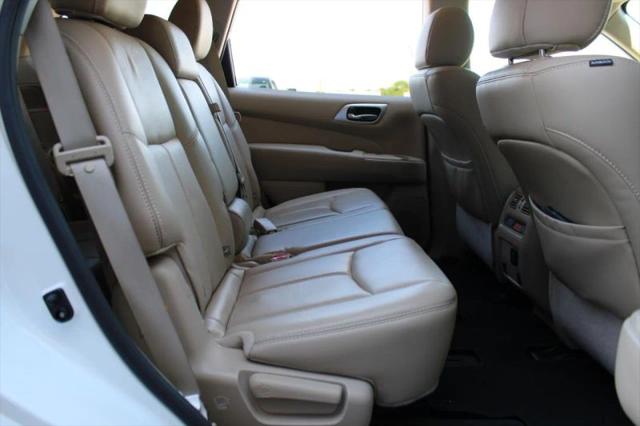 2017 Nissan Pathfinder Platinum