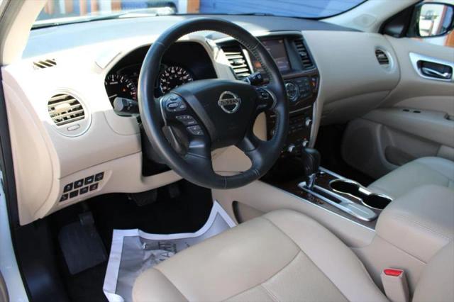 2017 Nissan Pathfinder Platinum