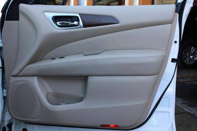 2017 Nissan Pathfinder Platinum