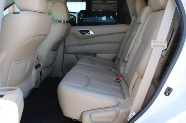 2017 Nissan Pathfinder Platinum