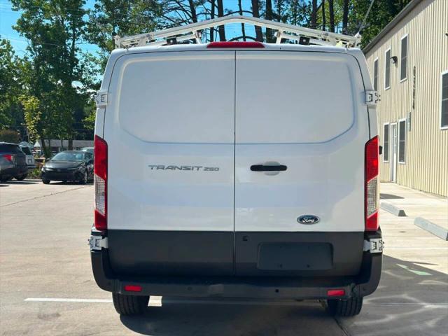 2015 Ford Transit w/Sliding Side Door w/RWB