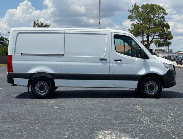 2022 Mercedes-Benz Sprinter 1500 Standard Roof I4