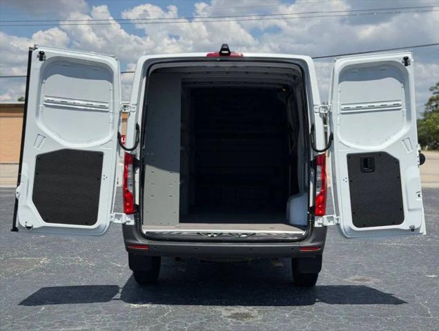 2022 Mercedes-Benz Sprinter 1500 Standard Roof I4