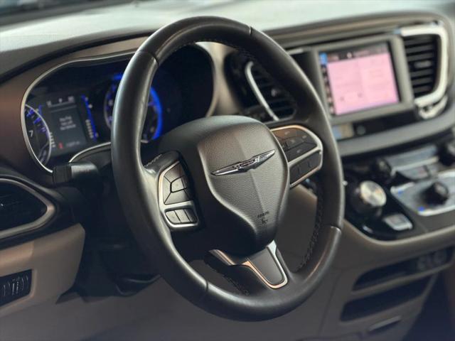 2022 Chrysler Voyager LX