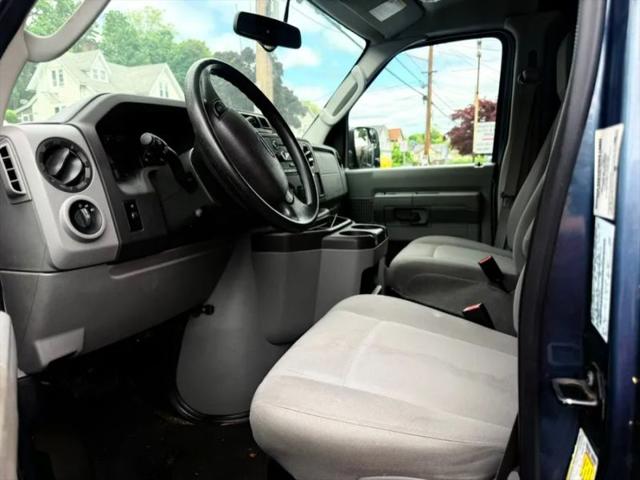 2014 Ford E-350 Super Duty Base
