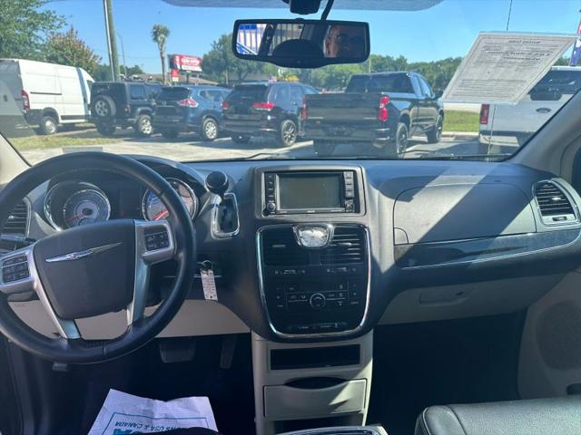 2013 Chrysler Town & Country Touring