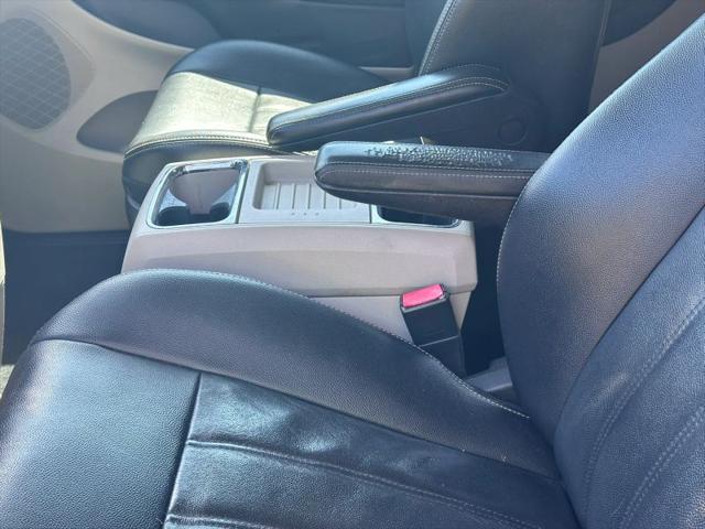 2013 Chrysler Town & Country Touring