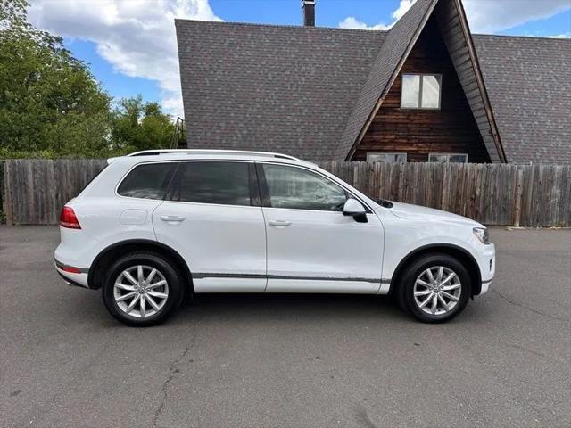 2016 Volkswagen Touareg VR6 Sport