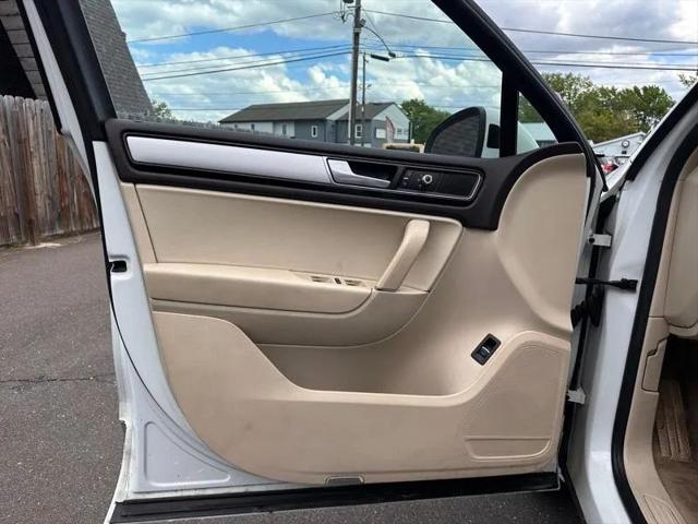2016 Volkswagen Touareg VR6 Sport
