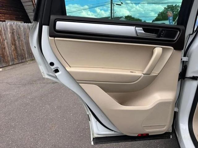 2016 Volkswagen Touareg VR6 Sport