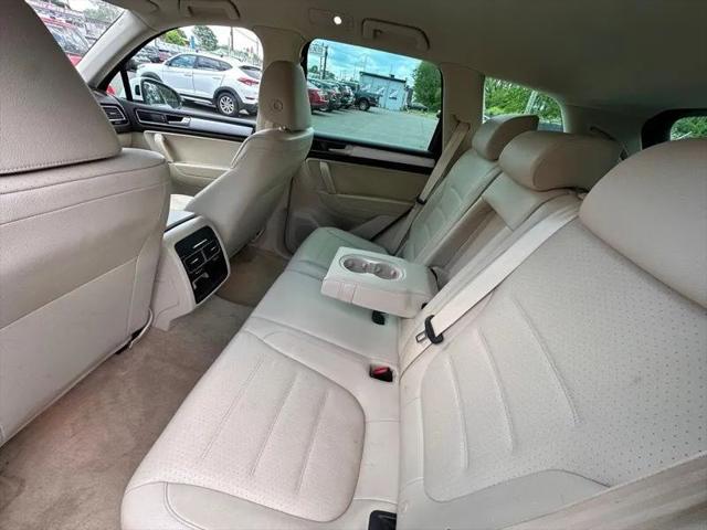 2016 Volkswagen Touareg VR6 Sport