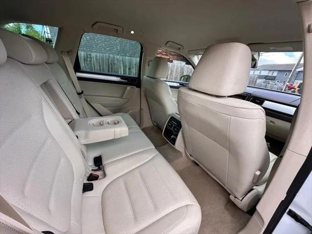 2016 Volkswagen Touareg VR6 Sport