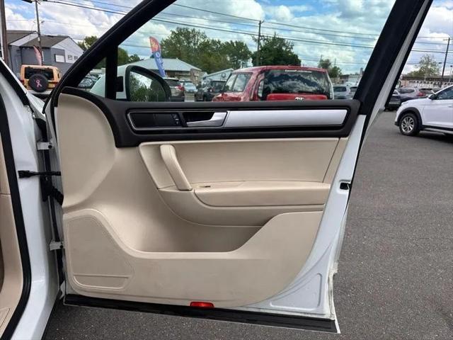 2016 Volkswagen Touareg VR6 Sport