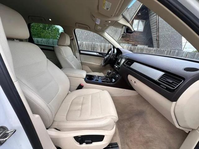 2016 Volkswagen Touareg VR6 Sport