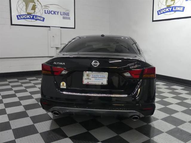 2022 Nissan Altima SR FWD
