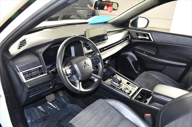 2024 Mitsubishi Outlander SE Black Edition w/Pano Roof S-AWC