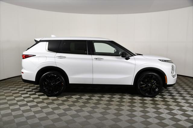 2024 Mitsubishi Outlander SE Black Edition w/Pano Roof S-AWC