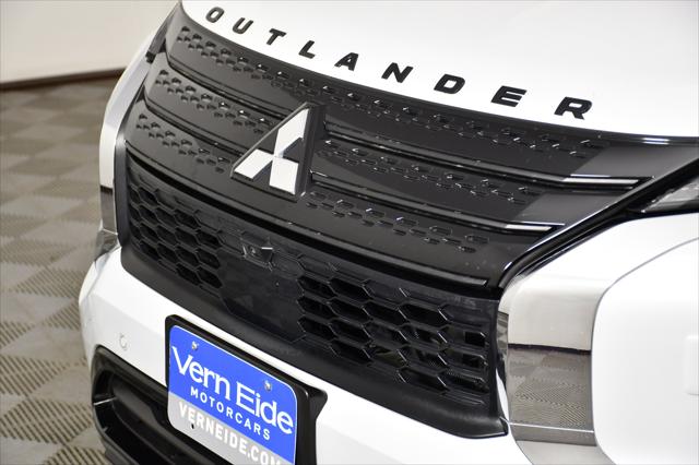 2024 Mitsubishi Outlander SE Black Edition w/Pano Roof S-AWC