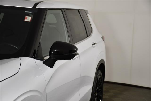 2024 Mitsubishi Outlander SE Black Edition w/Pano Roof S-AWC