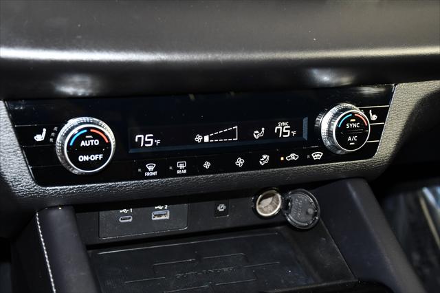 2024 Mitsubishi Outlander SE Black Edition w/Pano Roof S-AWC