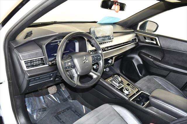 2024 Mitsubishi Outlander SE Black Edition w/Pano Roof S-AWC