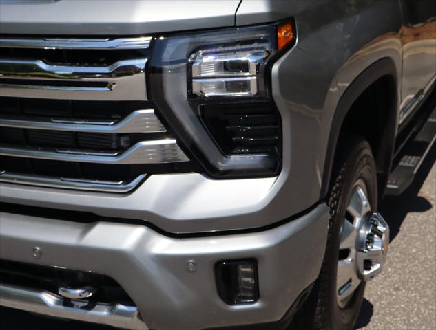 2026 Chevrolet Silverado 3500HD Crew Cab, Long Bed, High Country Dual Rear Wheel, RWD
